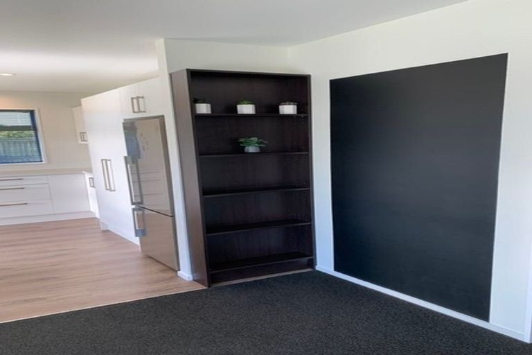 Photo of property in 55 Sequoia Way, Rangiora, 7400