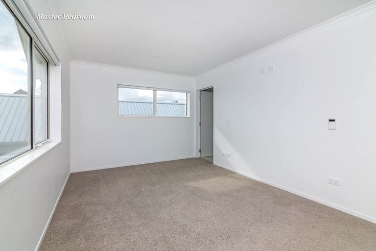 Photo of property in 10 Torea Tai Road, Hobsonville, Auckland, 0616