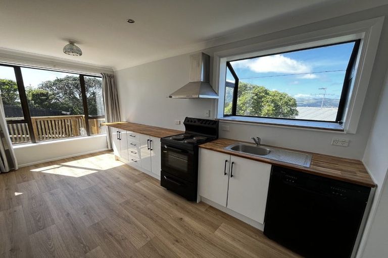 Photo of property in 25 Hiwi Crescent, Titahi Bay, Porirua, 5022