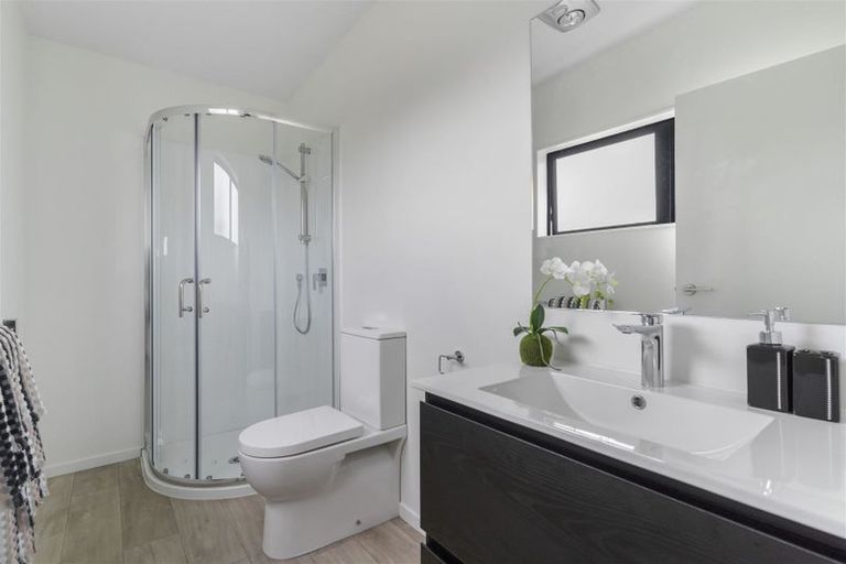 Photo of property in 61d Andrew Road, Howick, Auckland, 2010