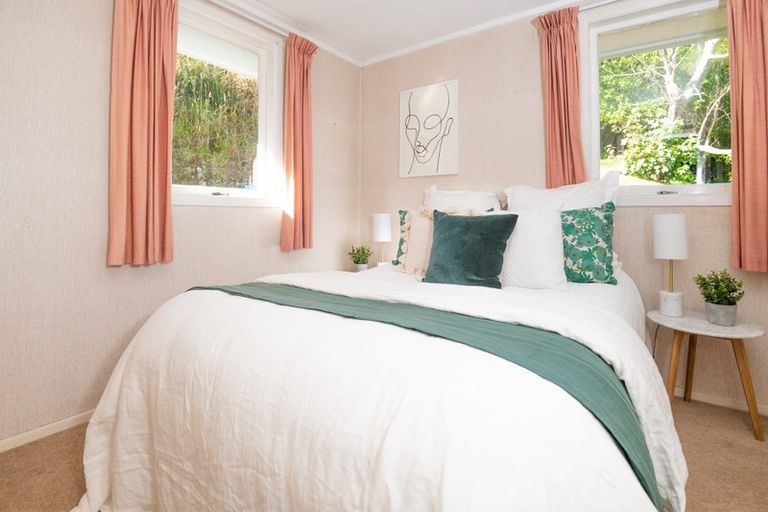 Photo of property in 259 Middleton Road, Glenside, Wellington, 6037