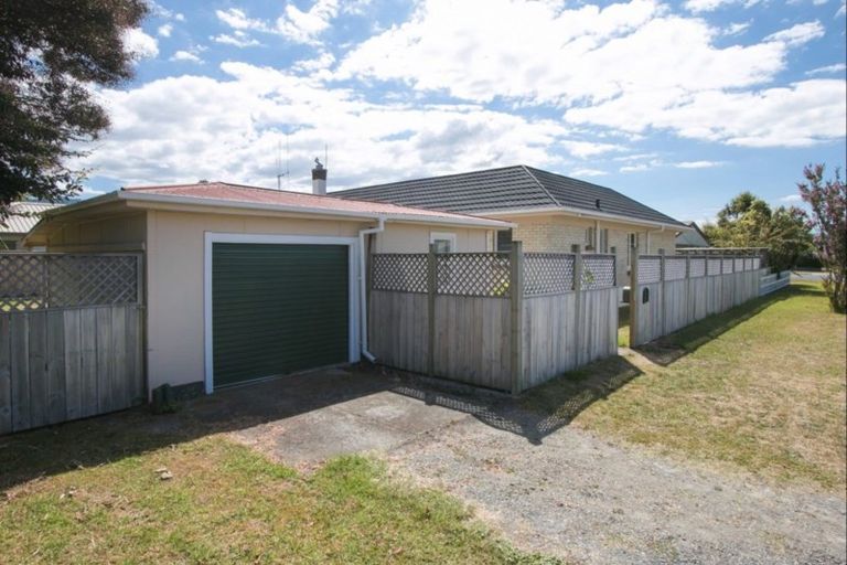 Photo of property in 25 Carisbrooke Street, Aranui, Christchurch, 8061