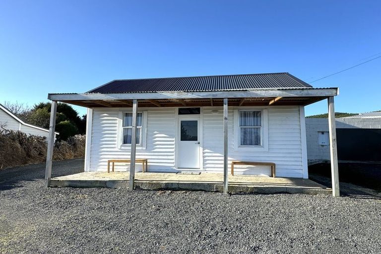 Photo of property in 86 Salcombe Street, Kaitangata, 9210