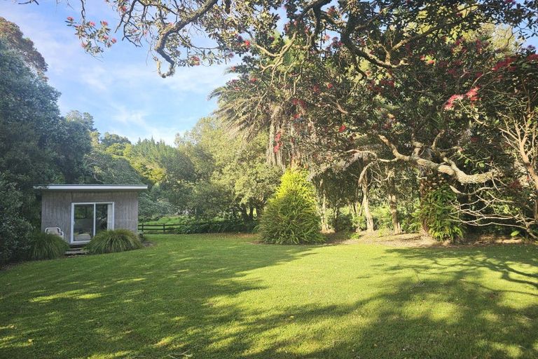 Photo of property in 121 Ohawini Road, Oakura, Hikurangi, 0184
