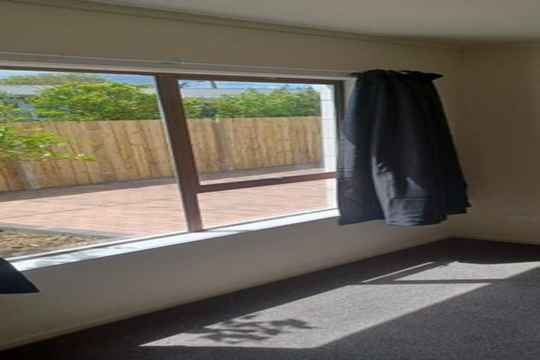 Photo of property in 9 Simpson Road, Ranui, Auckland, 0612