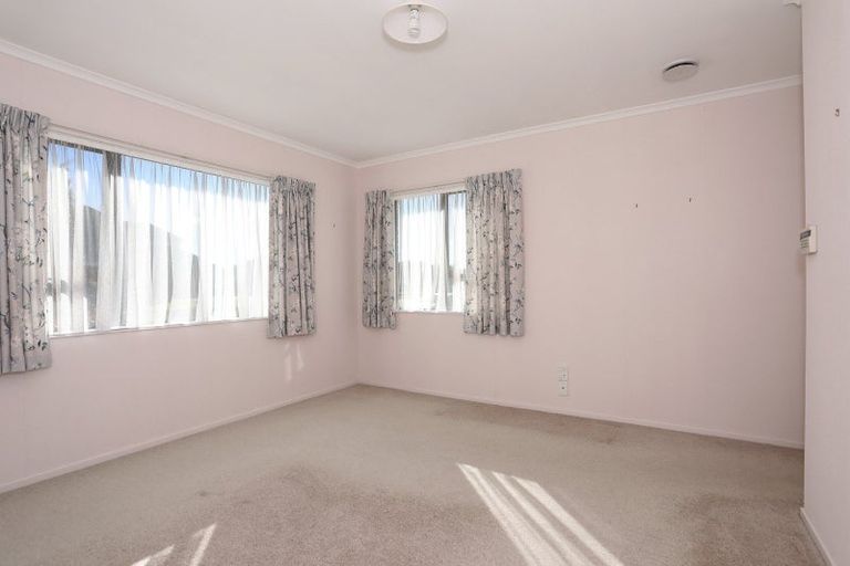 Photo of property in 1 Mcilwaine Place, Marton, 4710