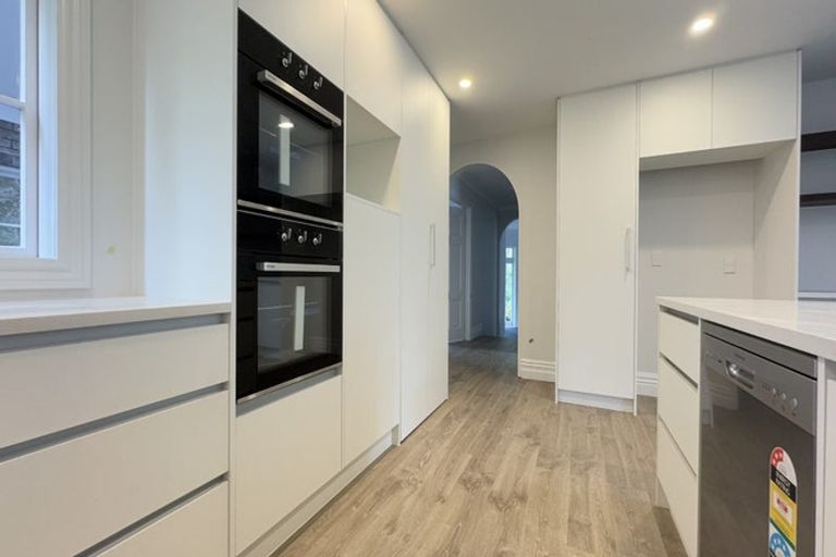 Photo of property in 14 Amreins Road, Waitakere, Henderson, 0782