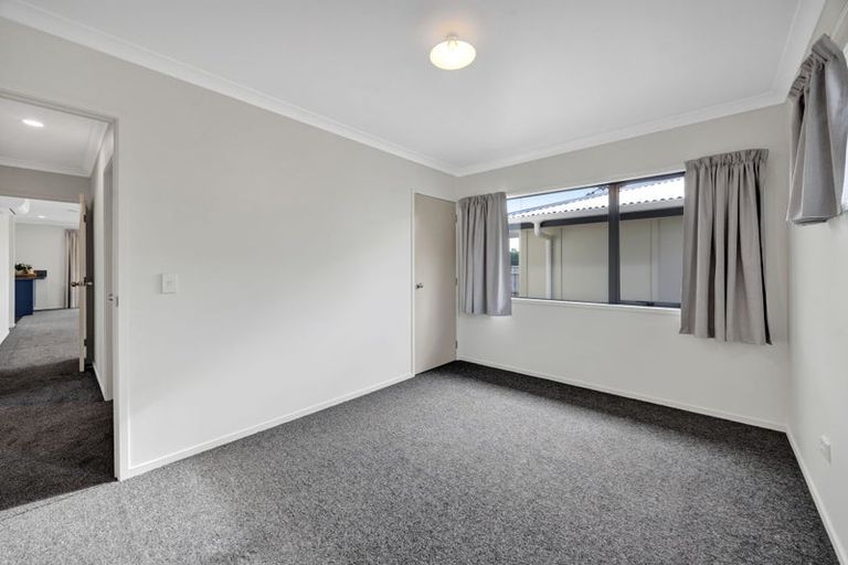 Photo of property in 25 Longfellow Road, Opunake, 4616