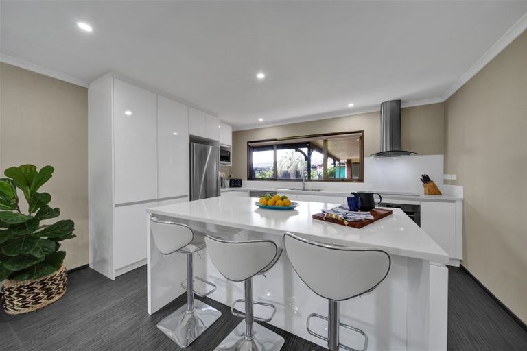 Photo of property in 24 Dillon Drive, Bell Block, New Plymouth, 4312
