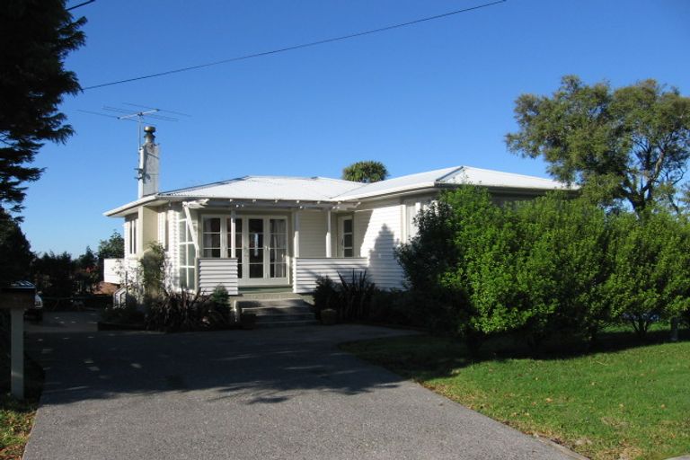 Photo of property in 21 Tiroroa Avenue, Te Atatu South, Auckland, 0610