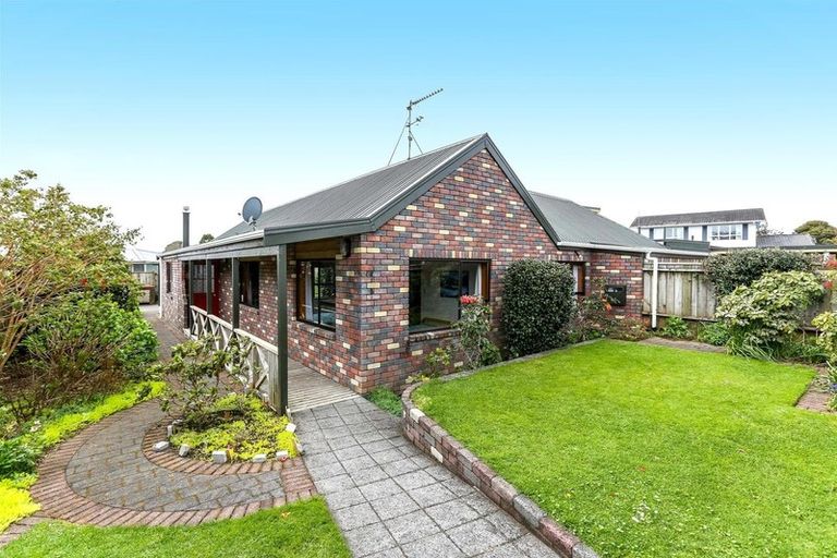 Photo of property in 3 Rennell Street, Frankleigh Park, New Plymouth, 4310