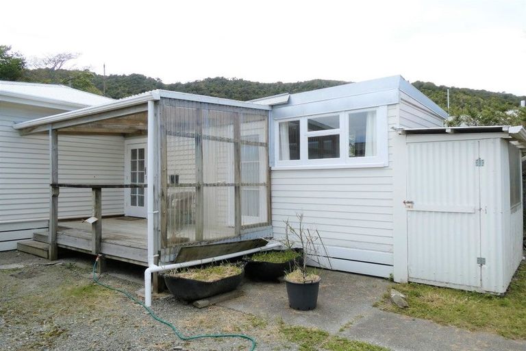 Photo of property in 6 Ashmore Avenue, Cobden, Greymouth, 7802