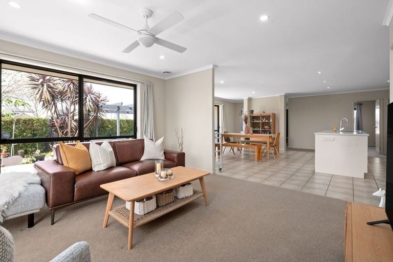 Photo of property in 2 Lavenham Place, Rototuna North, Hamilton, 3210