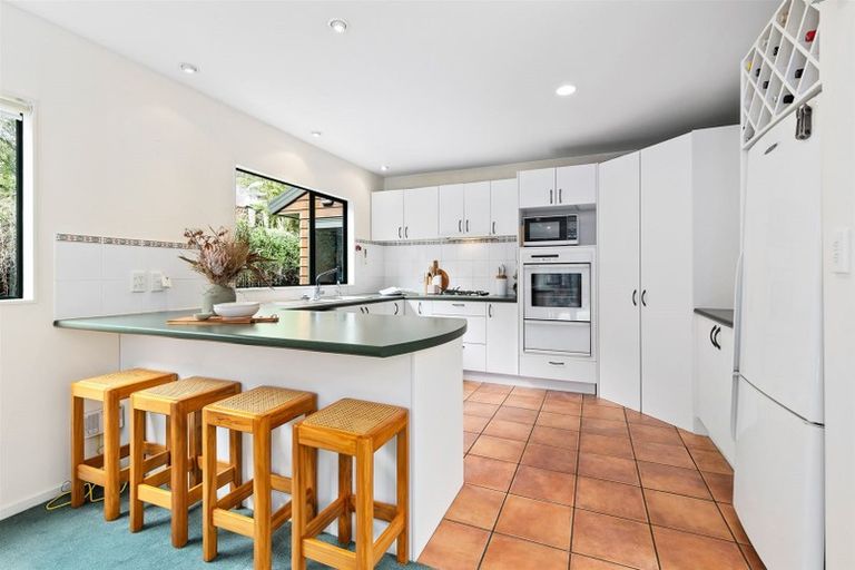 Photo of property in 2/25 Howard Road, Northcote, Auckland, 0627