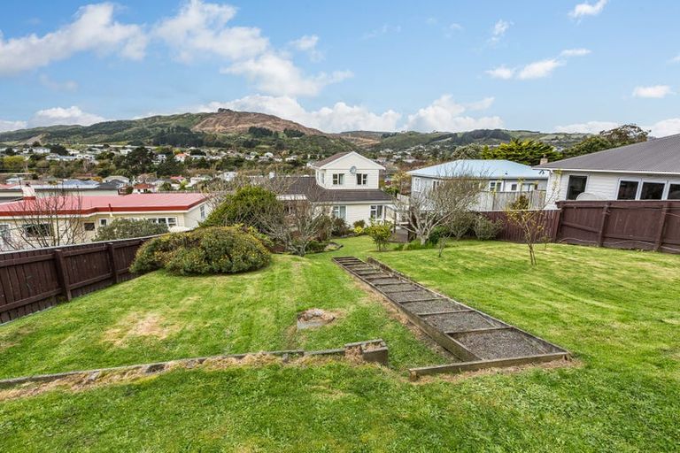 Photo of property in 351 Main Road, Tawa, Wellington, 5028