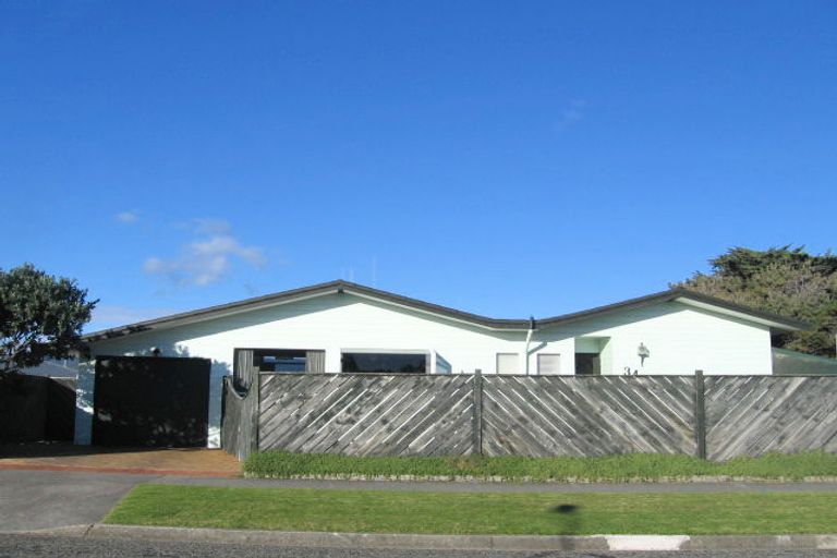 Photo of property in 34 Scott Avenue, Otaki Beach, Otaki, 5512