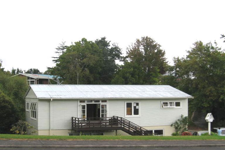 Photo of property in 13 Woodglen Road, Glen Eden, Auckland, 0602