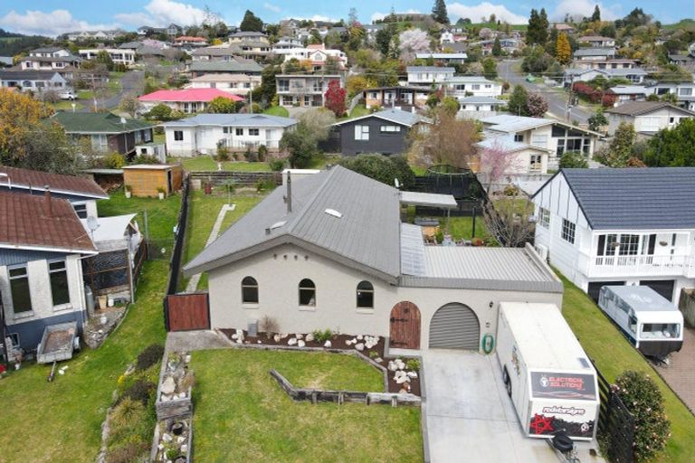 Photo of property in 19 Neri Crescent, Pomare, Rotorua, 3015