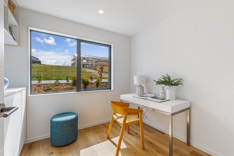 Photo of property in 5 Makumaku Place, Long Bay, Auckland, 0630