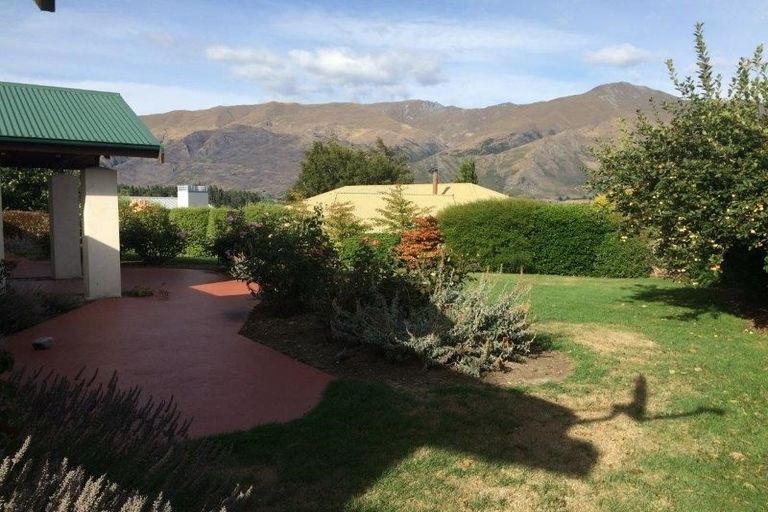 Photo of property in 4a Roto Place, Wanaka, 9305