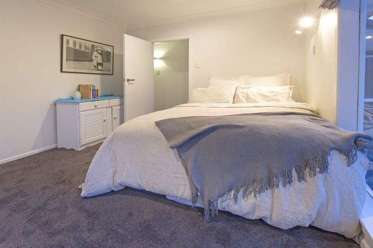 Photo of property in 6 Lancelot Road, Orewa, 0931