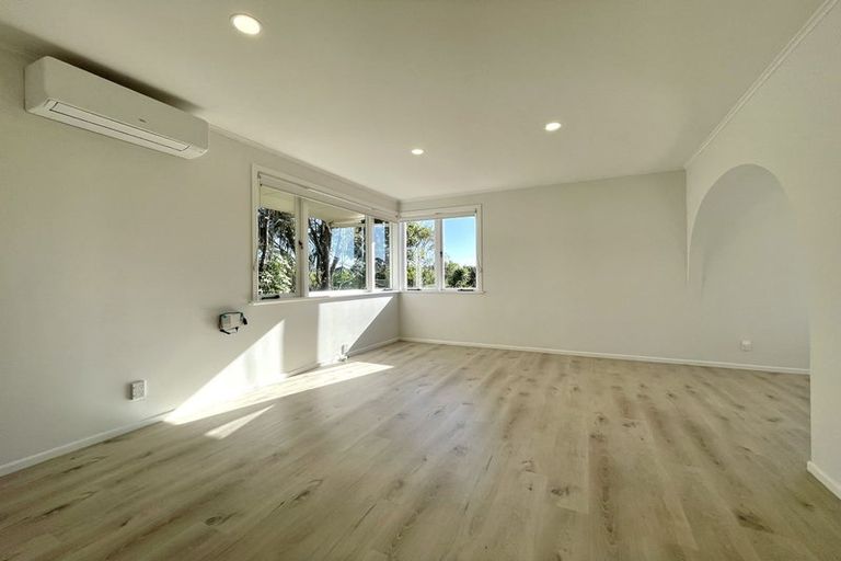 Photo of property in 20 Madison Place, Forrest Hill, Auckland, 0620