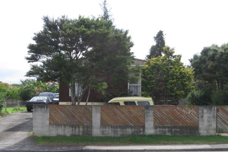 Photo of property in 41 Harmel Road, Glendene, Auckland, 0602