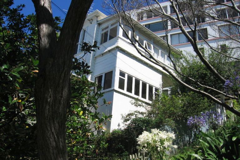 Photo of property in 4 Oriental Terrace, Oriental Bay, Wellington, 6011