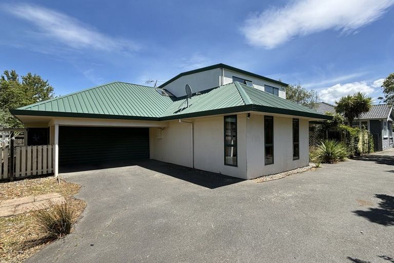 Photo of property in 136 Innes Road, St Albans, Christchurch, 8052