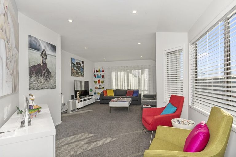 Photo of property in 1/148 Beach Road, Campbells Bay, Auckland, 0630