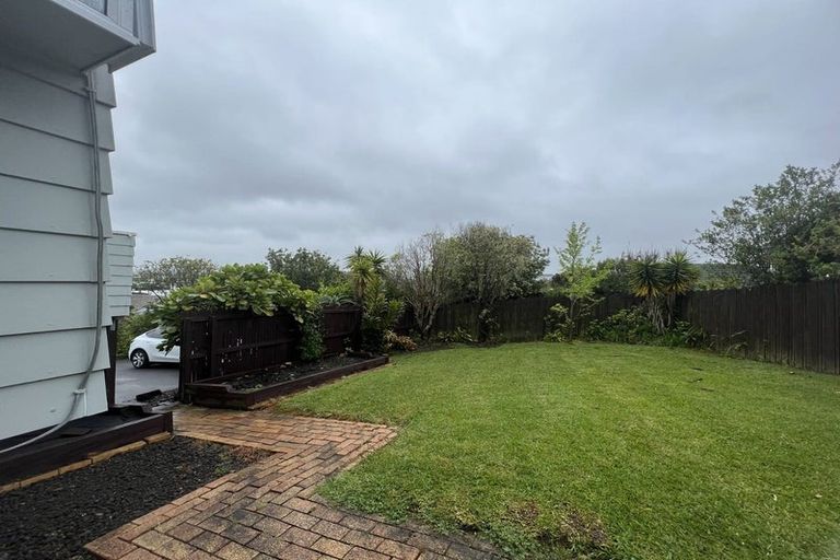 Photo of property in 3 Altair Place, Windsor Park, Auckland, 0632
