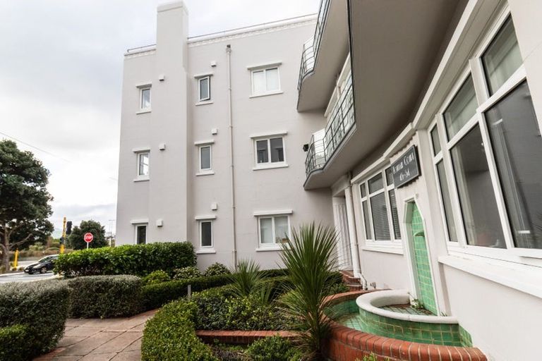 Photo of property in Fountain Court, 16/48 Oriental Parade, Oriental Bay, Wellington, 6011