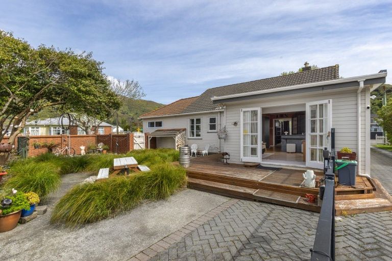 Photo of property in 89 Waddington Drive, Naenae, Lower Hutt, 5011