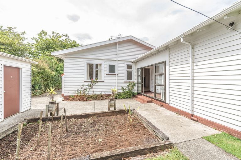 Photo of property in 10 Godwin Crescent, College Estate, Whanganui, 4500