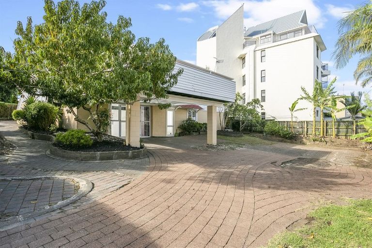Photo of property in 17 The Terrace, Takapuna, Auckland, 0622