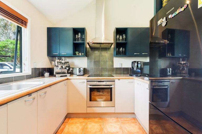 Photo of property in 76 Lothian Brae, Wattle Downs, Auckland, 2103