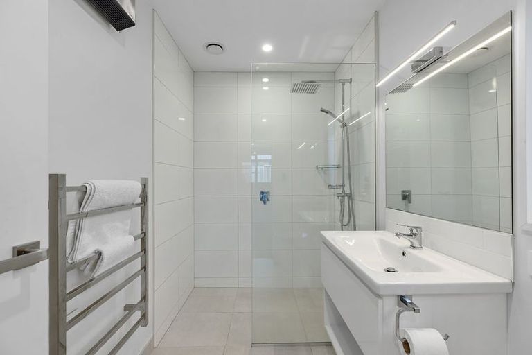 Photo of property in 28 Dunn Street, Lake Hawea, 9382