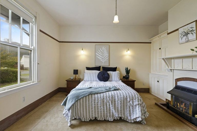 Photo of property in 52 York Street, Moera, Lower Hutt, 5010