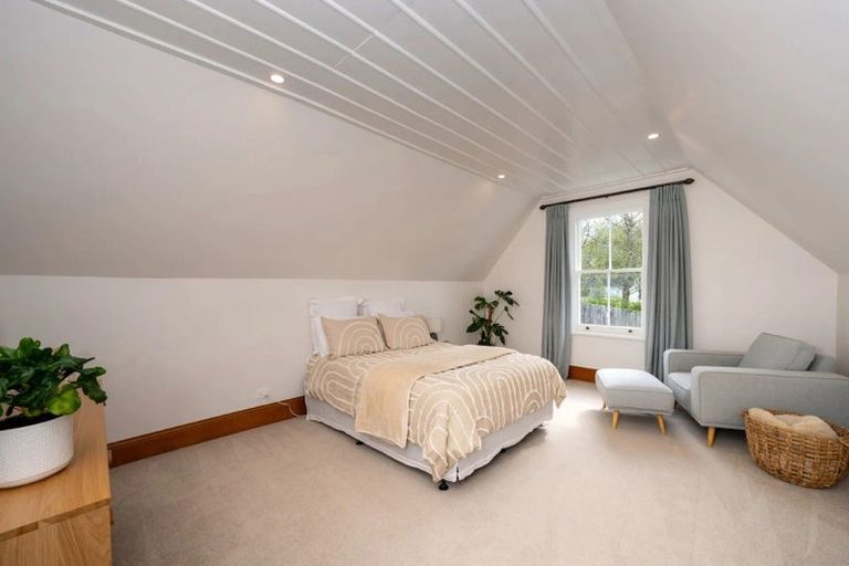 Photo of property in 14 Cameron Road, Bluff Hill, Napier, 4110