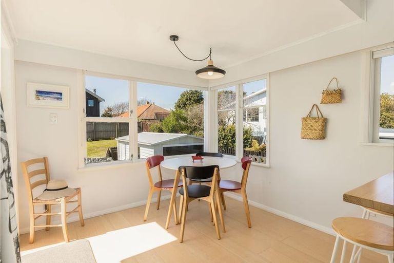 Photo of property in 71 Golf Road, Paraparaumu Beach, Paraparaumu, 5032