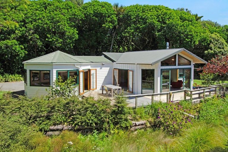 Photo of property in 15 Catley Road, Te Horo, Otaki, 5582