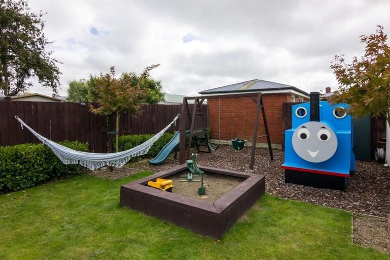 Photo of property in 2 Springbank Street, Bryndwr, Christchurch, 8053