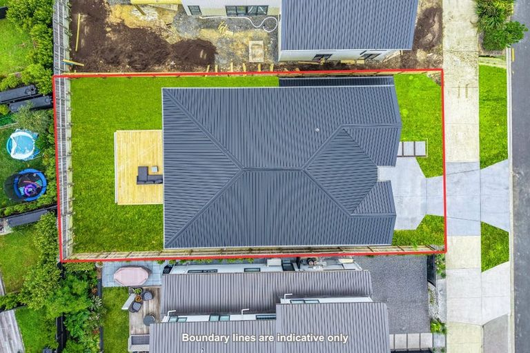Photo of property in 6 Pukeko Road, Hobsonville, 0616
