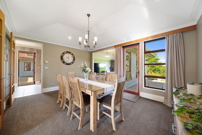 Photo of property in 15 Kaipara Road, Papakura, 2582