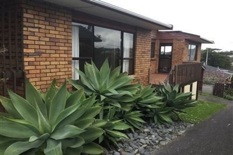 Photo of property in 1/34 Gulf View Road, Murrays Bay, Auckland, 0630