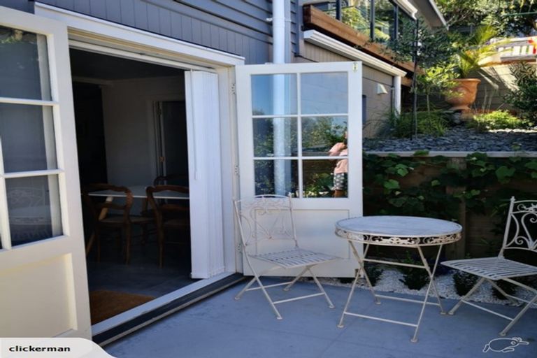 Photo of property in 339c Devon Street West, New Plymouth, 4310