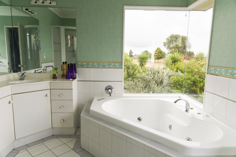 Photo of property in 21 Chippewa Place, Conifer Grove, Takanini, 2112