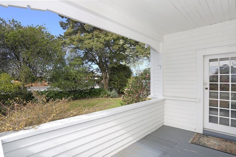 Photo of property in 427 Featherston Street, Palmerston North, 4414