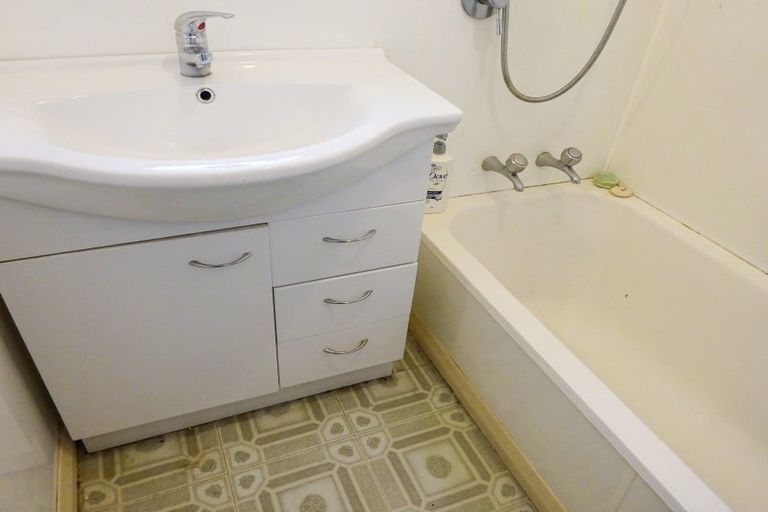 Photo of property in 14 Harbour Street, Foxton, 4814