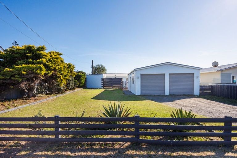 Photo of property in 12 Rangitane Street, Himatangi Beach, Foxton, 4891